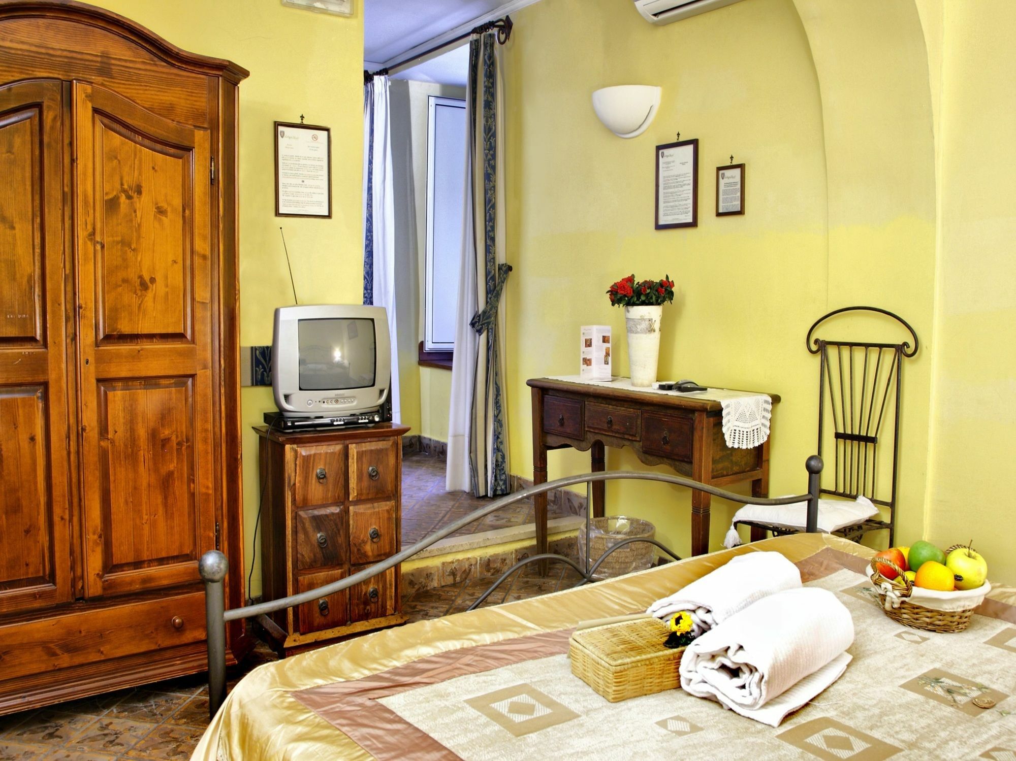 B&B L'Alloggio Dei Vassalli 나폴리 외부 사진